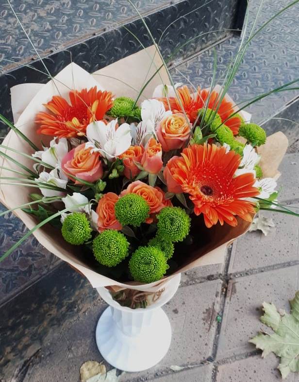 Букет цветов из: Герберы, Хризантемы, Альстромерии и Розы в Стрелице