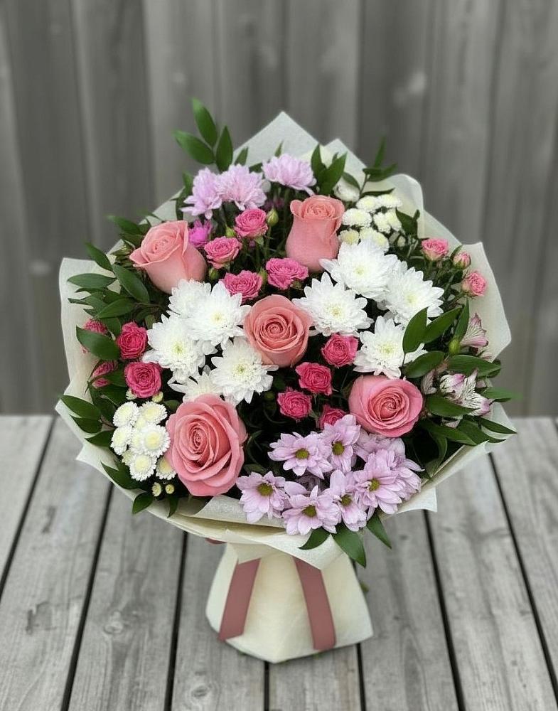 Букет цветов из: Альстромерии, Гвоздики, Розы и Хризантемы в Стрелице