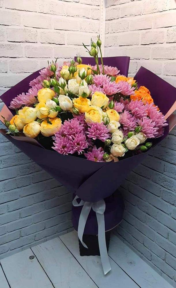 Букет цветов из: Хризантемы и Розы в Стрелице