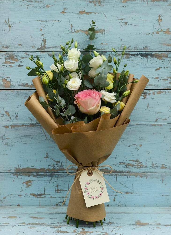 Букет цветов из: Розы и Лизиантусы в Стрелице