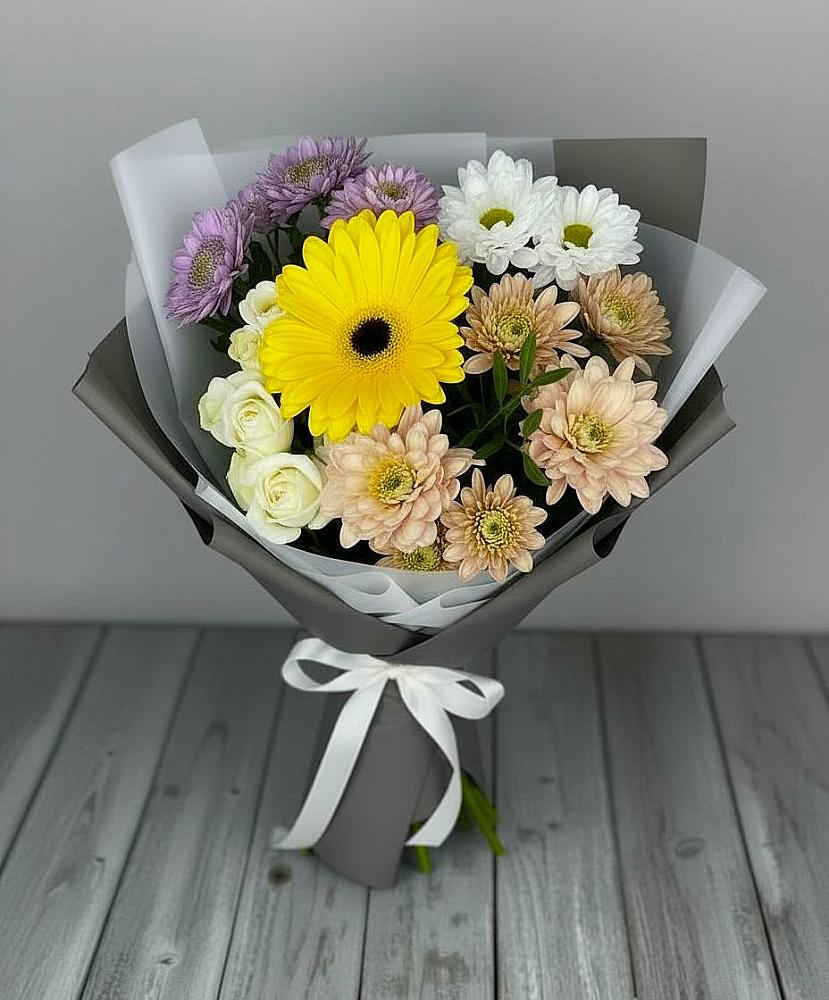 Букет цветов из: Розы, Герберы и Хризантемы в Стрелице
