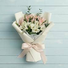 Букет цветов из:  Альстромерии в Стрелице
