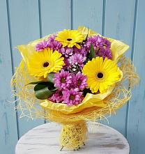 Букет цветов из:  Хризантемы и Герберы в Стрелице