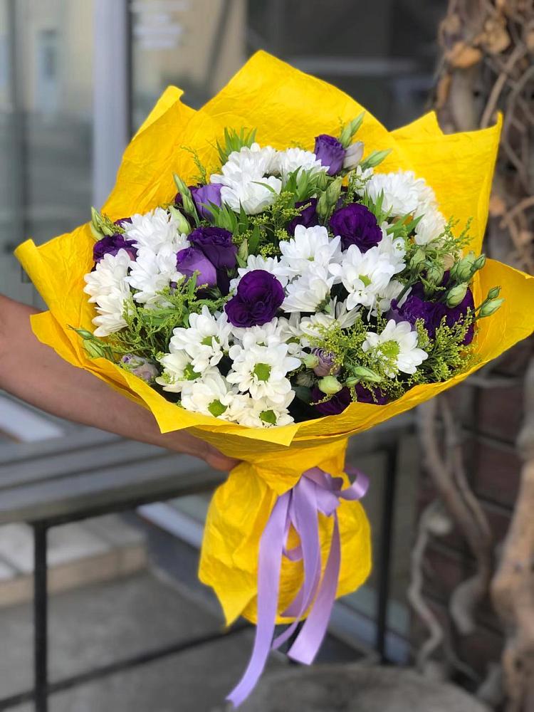 Букет цветов из: Ирисы, Хризантемы и Ромашки в Стрелице