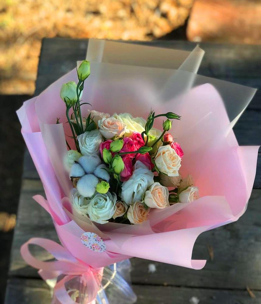 Букет цветов из: Розы и Лизиантусы в Стрелице