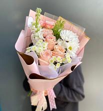 Букет цветов из:  Хризантемы и Розы в Стрелице