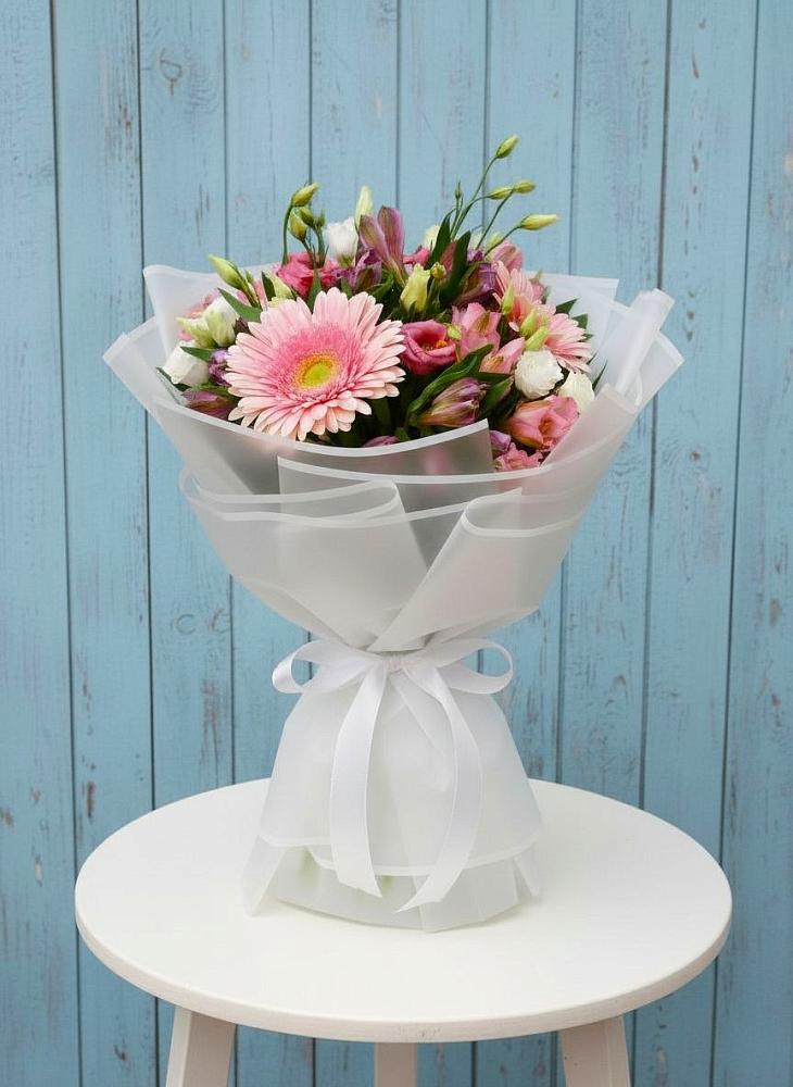 Букет цветов из: Герберы, Альстромерии и Лизиантусы в Стрелице