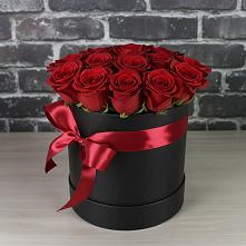 Цветочная композиция из Розы в шляпной коробке в Стрелице