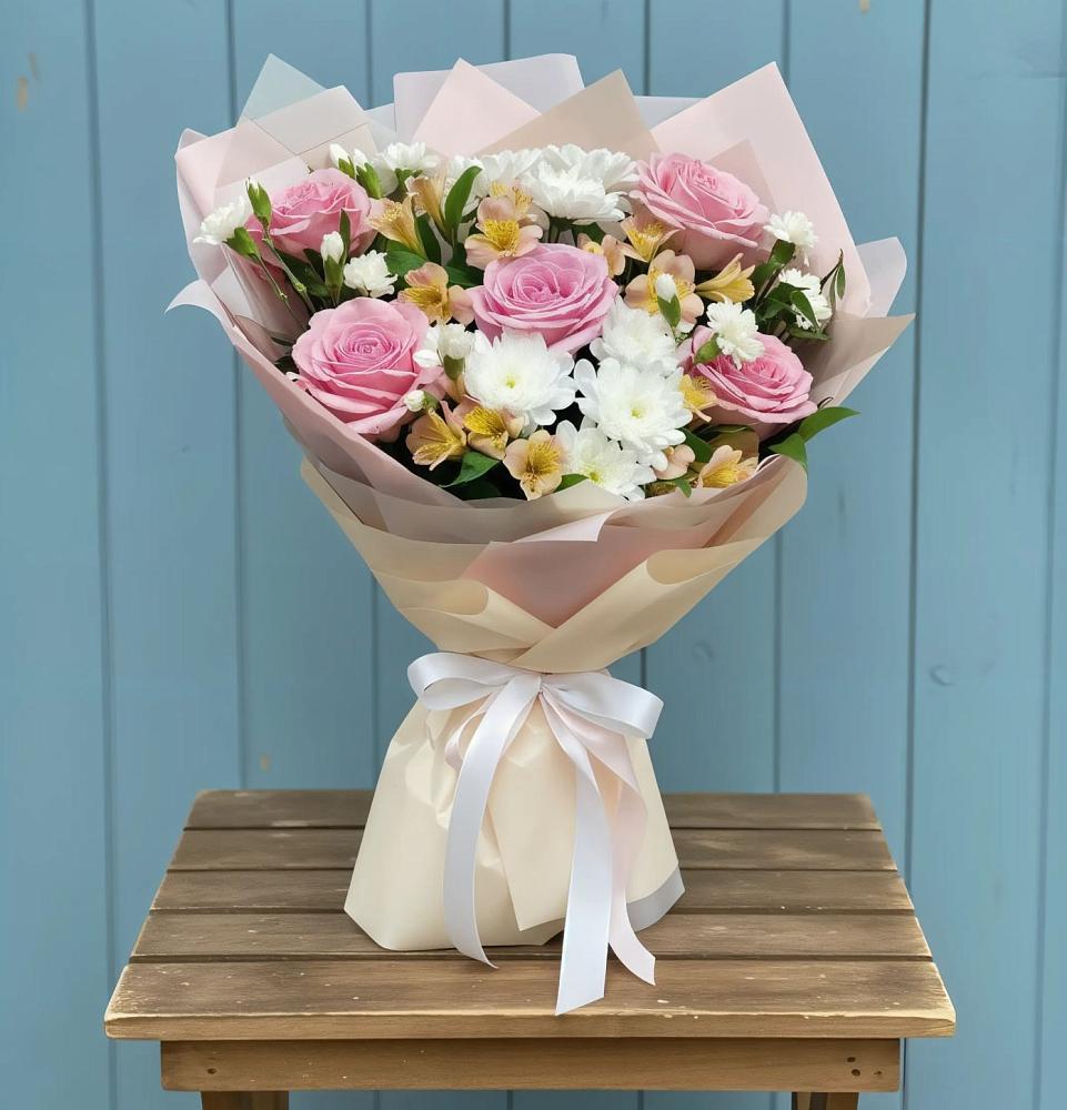 Букет цветов из: Гвоздики, Орхидеи и Розы в Стрелице