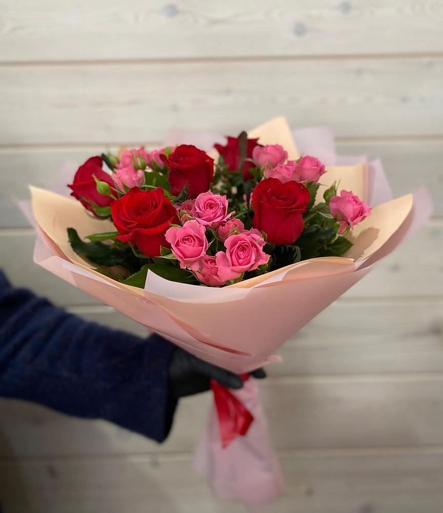 Букет цветов из: Розы в Стрелице