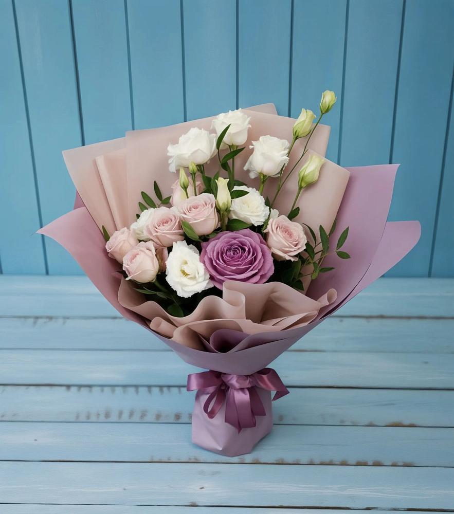 Букет цветов из: Розы и Лизиантусы в Стрелице